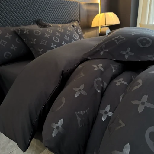 2025 Nouvel ensemble noir en quatre pièces lavables Coton Furre à fourrure de couette de couvre-lit Lit pour la litière haut de gamme pour hommes – Image 2